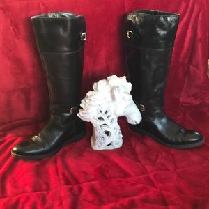 Leather boots in excellent condition! Size 8
